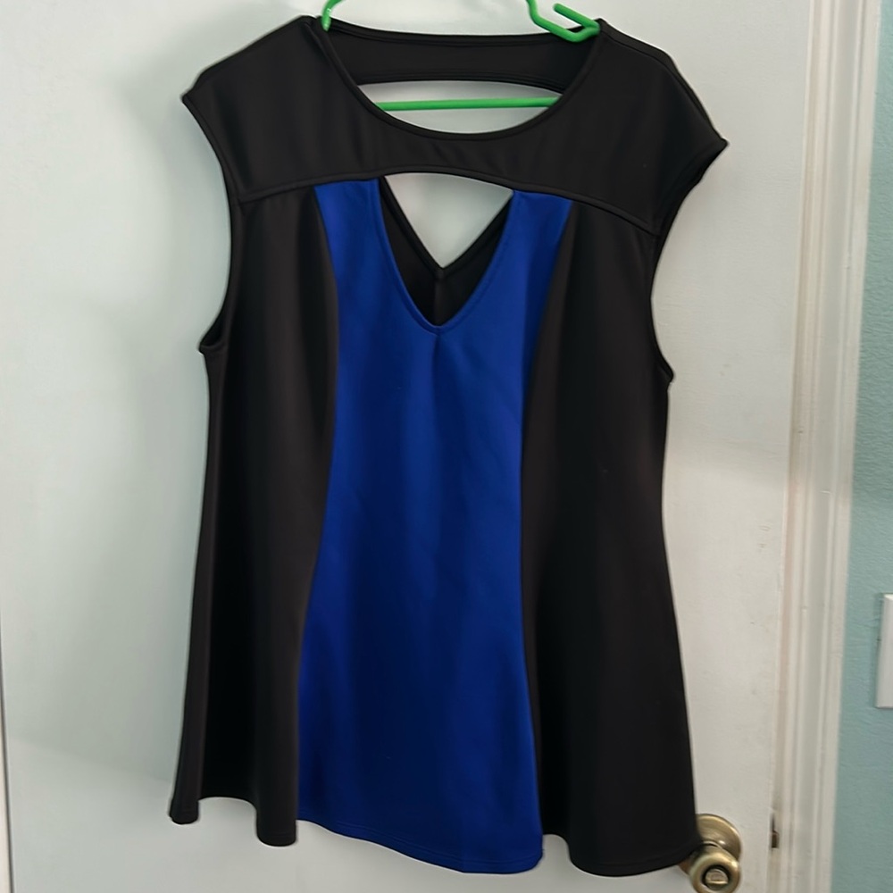 Torrid size 2 black and blue sleeveless polyester top